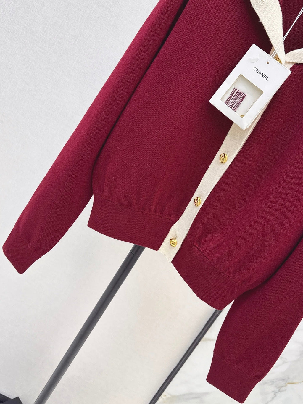 Chanel/Color-block knit cardigan featuring a nautical-style collar