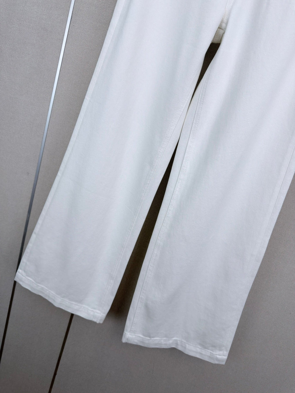 Wide-leg jeans with pockets