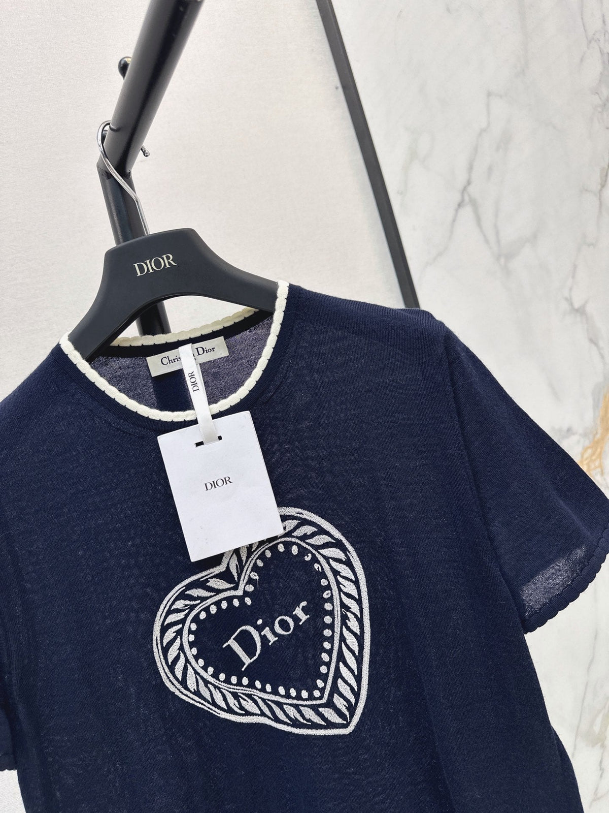 Short-Sleeved Knit Top with Heart Embroidery