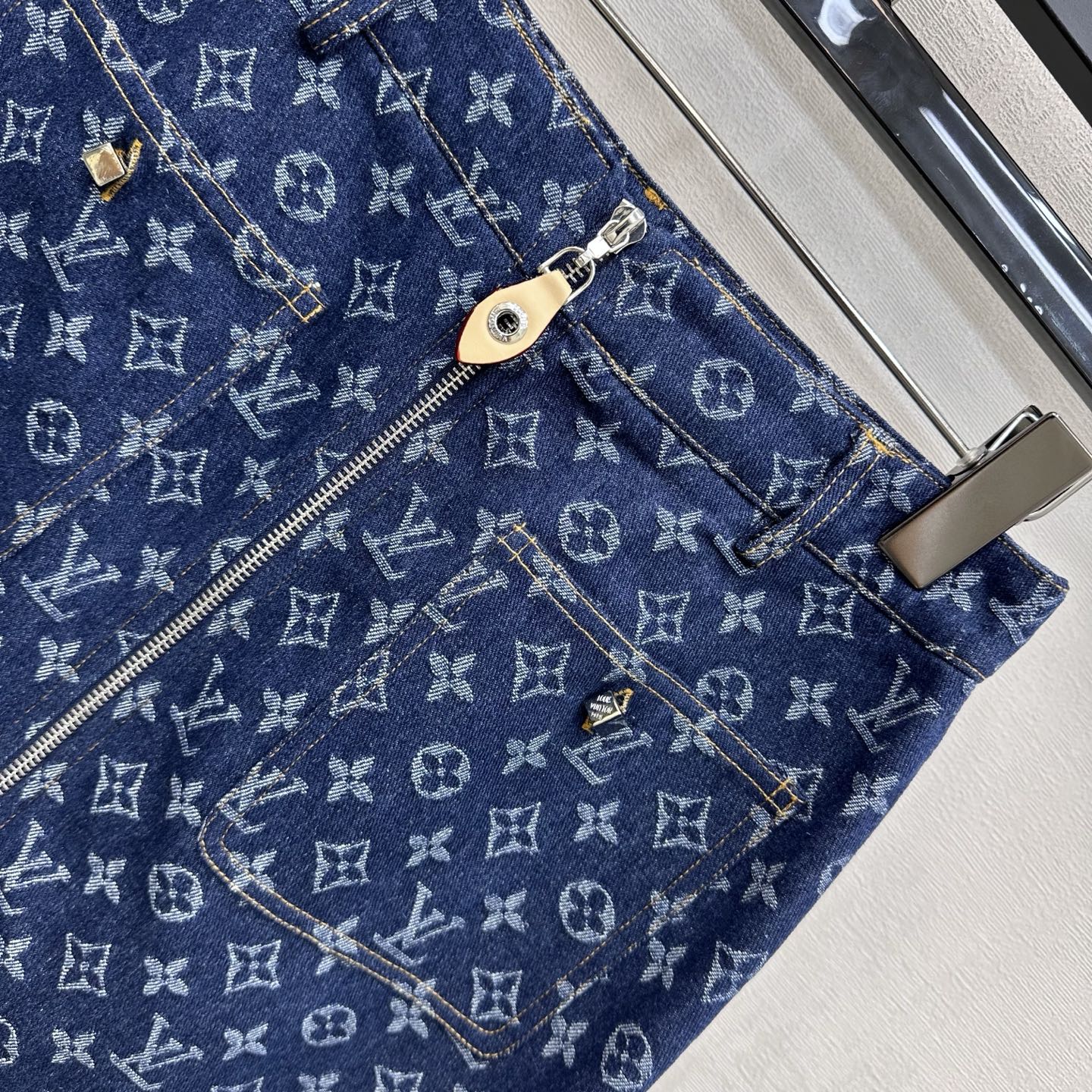 Louis Vuitton / 26 New Denim Skirt
