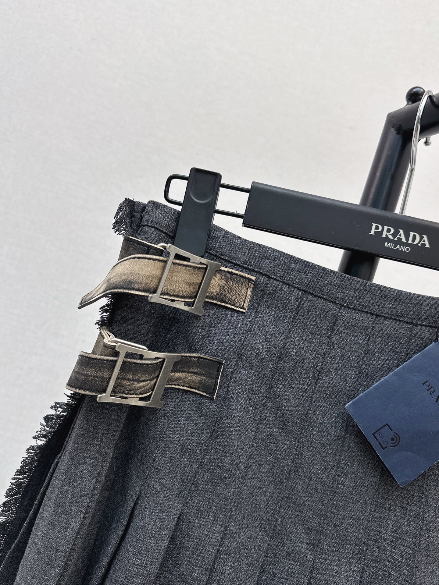 Prada / 26 Spring-Summer Latest Pleated Skirt