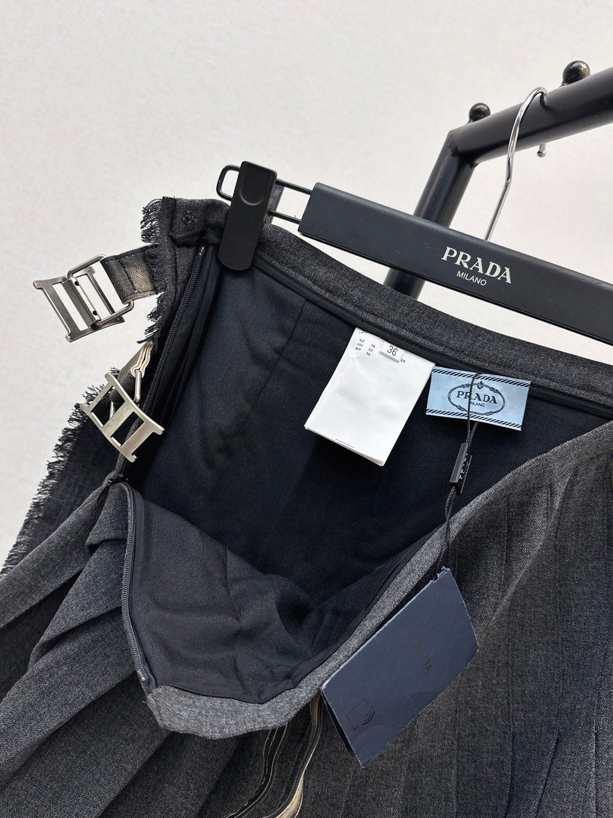 Prada / 26 Spring-Summer Latest Pleated Skirt