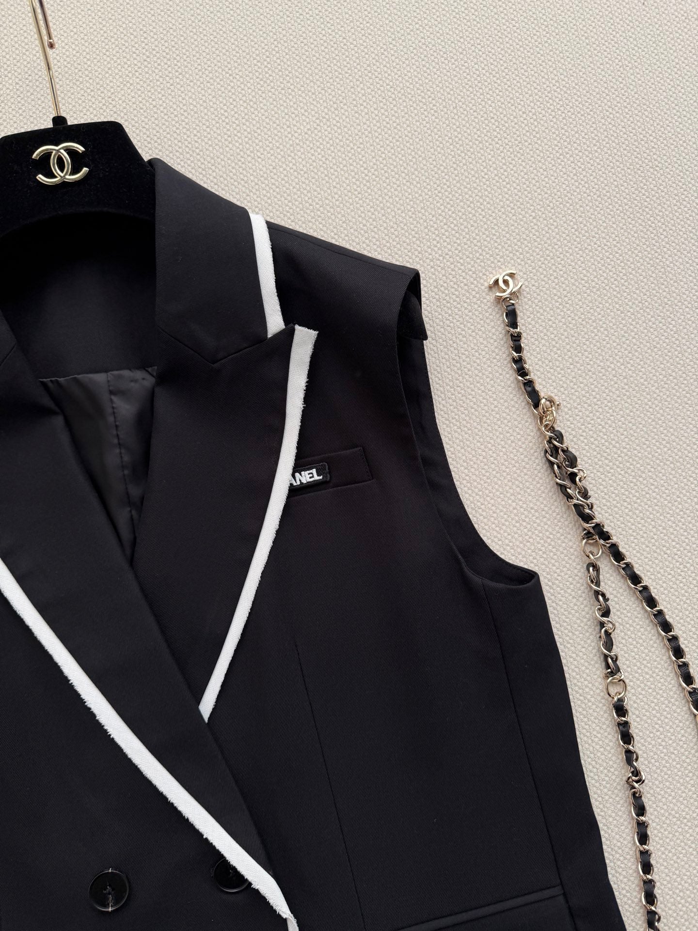 Chanel / 26 New Vest and Pleated Skirt Set