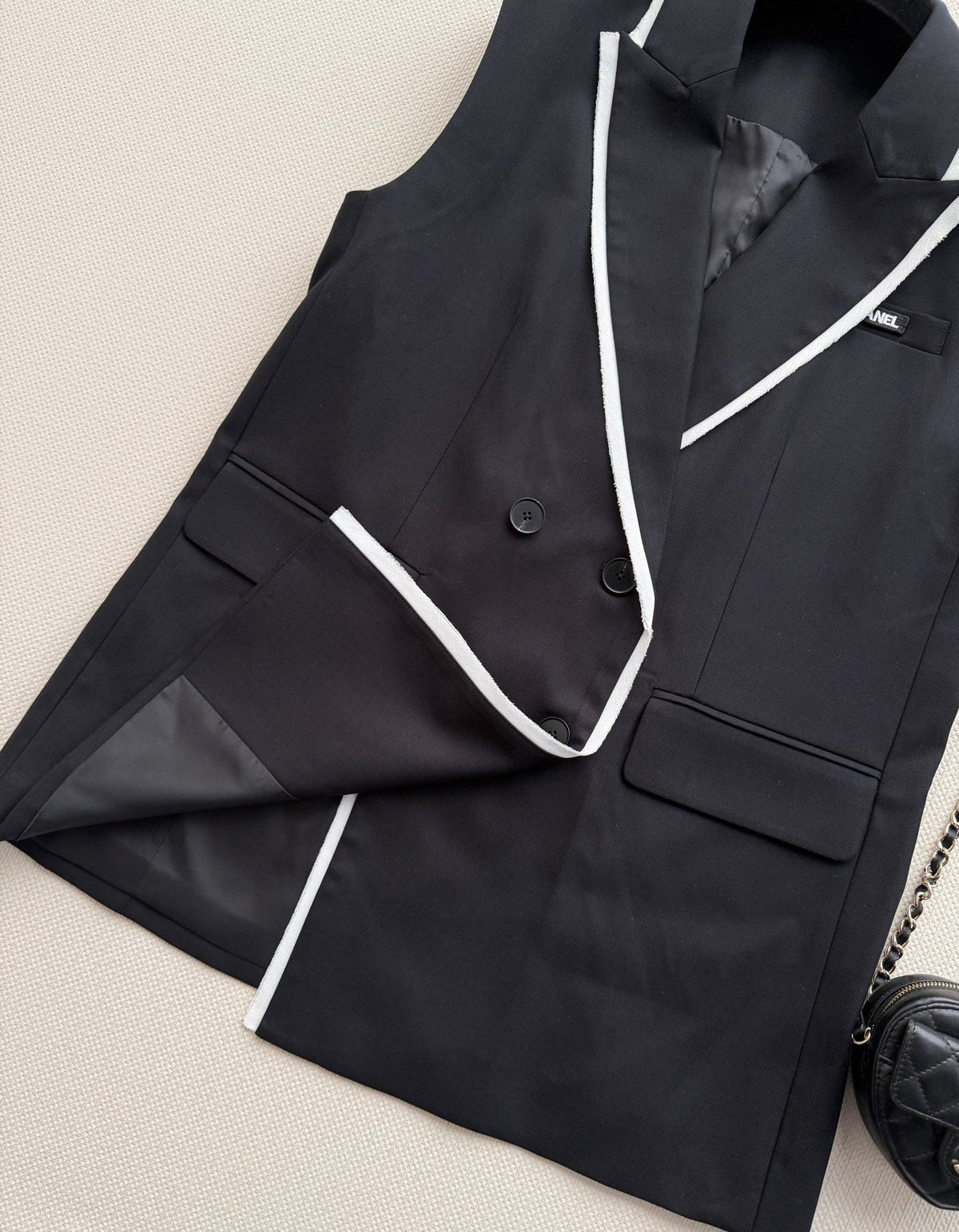 Chanel / 26 New Vest and Pleated Skirt Set