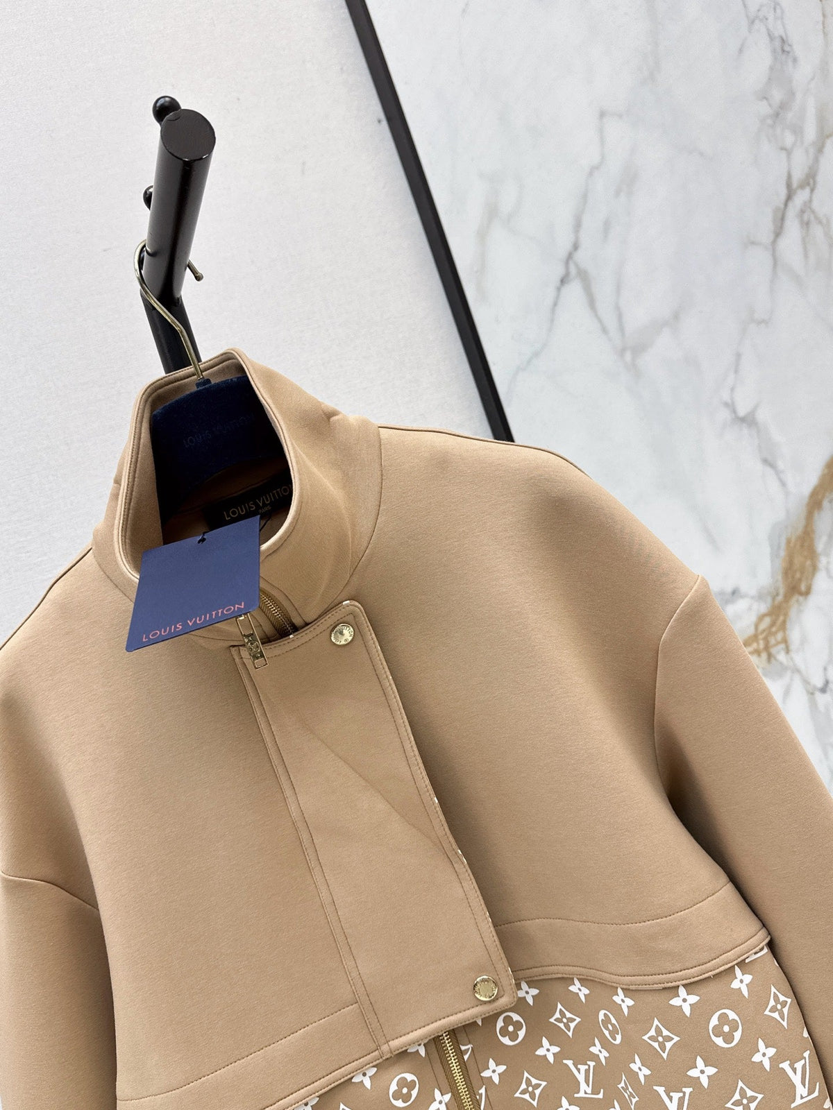 Louis Vuitton / 26 Early Autumn New Jacket