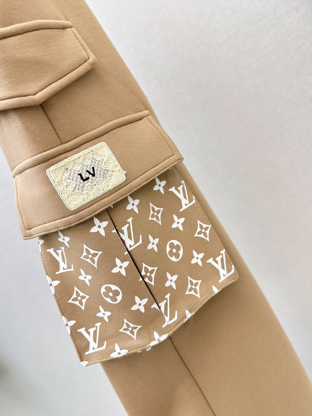 Louis Vuitton / 26 Early Autumn New Long Pants