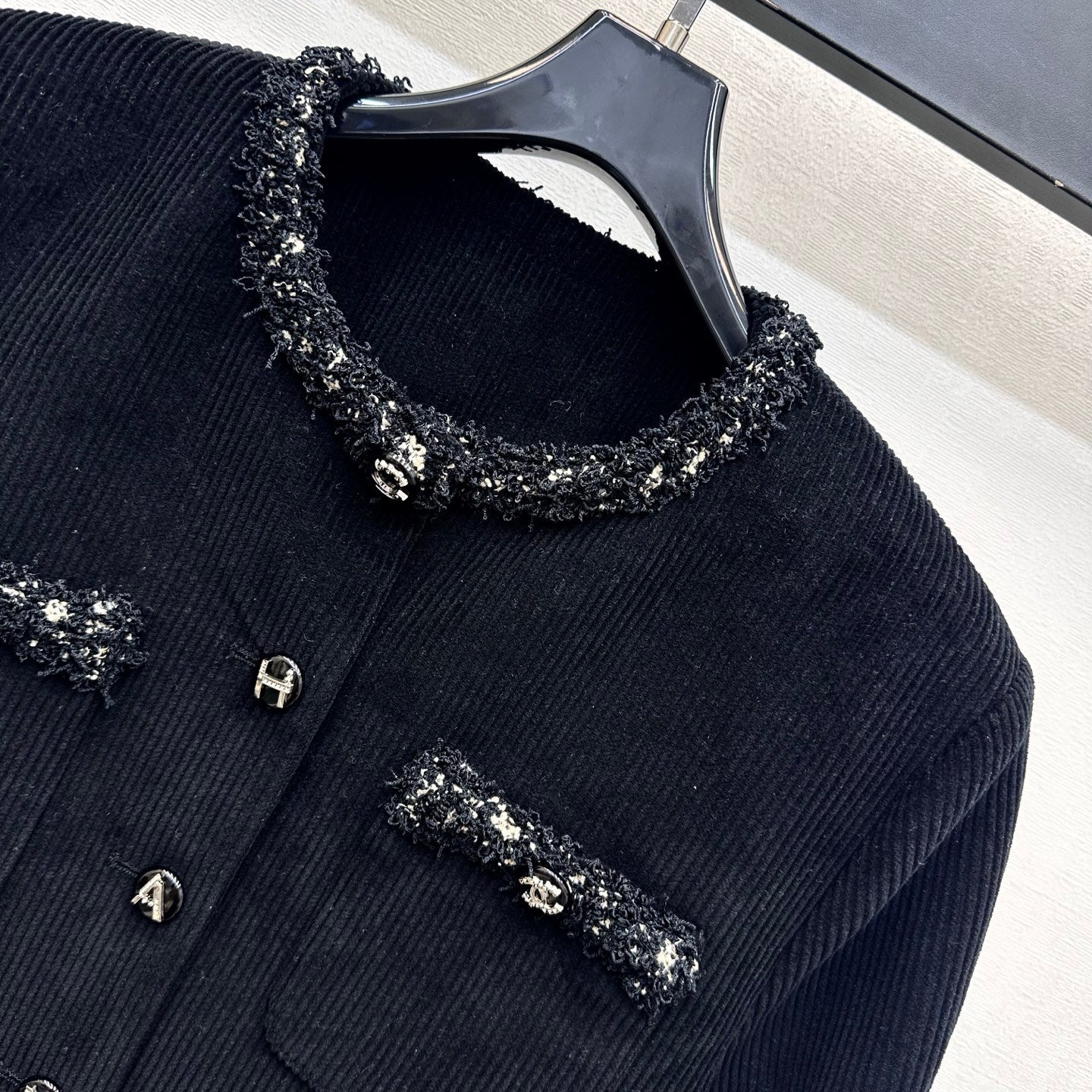Raw-edge corduroy jacket