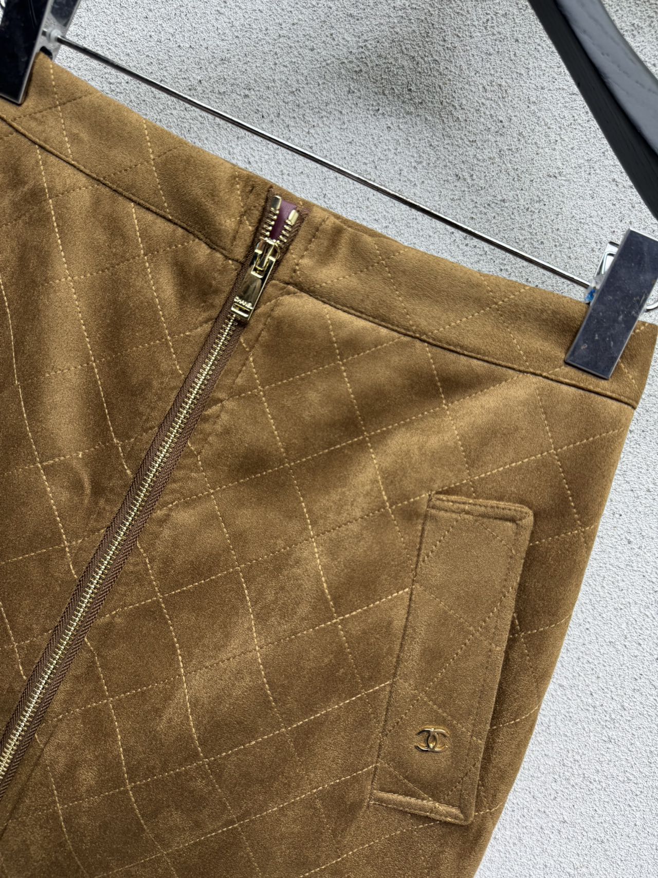 Chanel / 26 New Camel Half Skirt