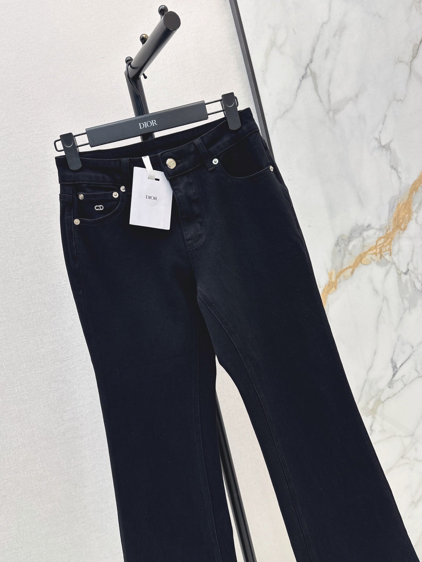 Figure-flattering stretch jeans