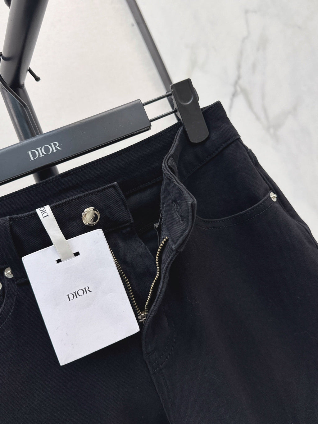 Figure-flattering stretch jeans