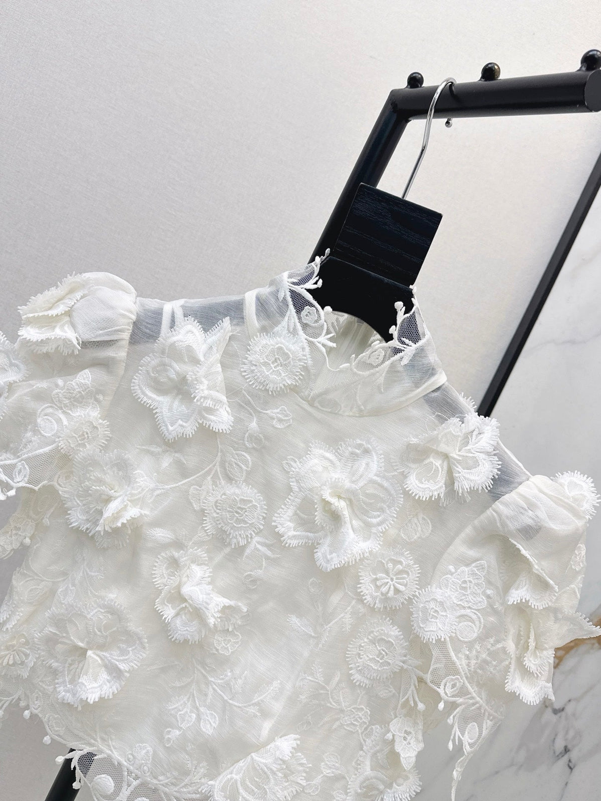 zimmermann/26ss 3D Floral Sleeveless Cropped Top