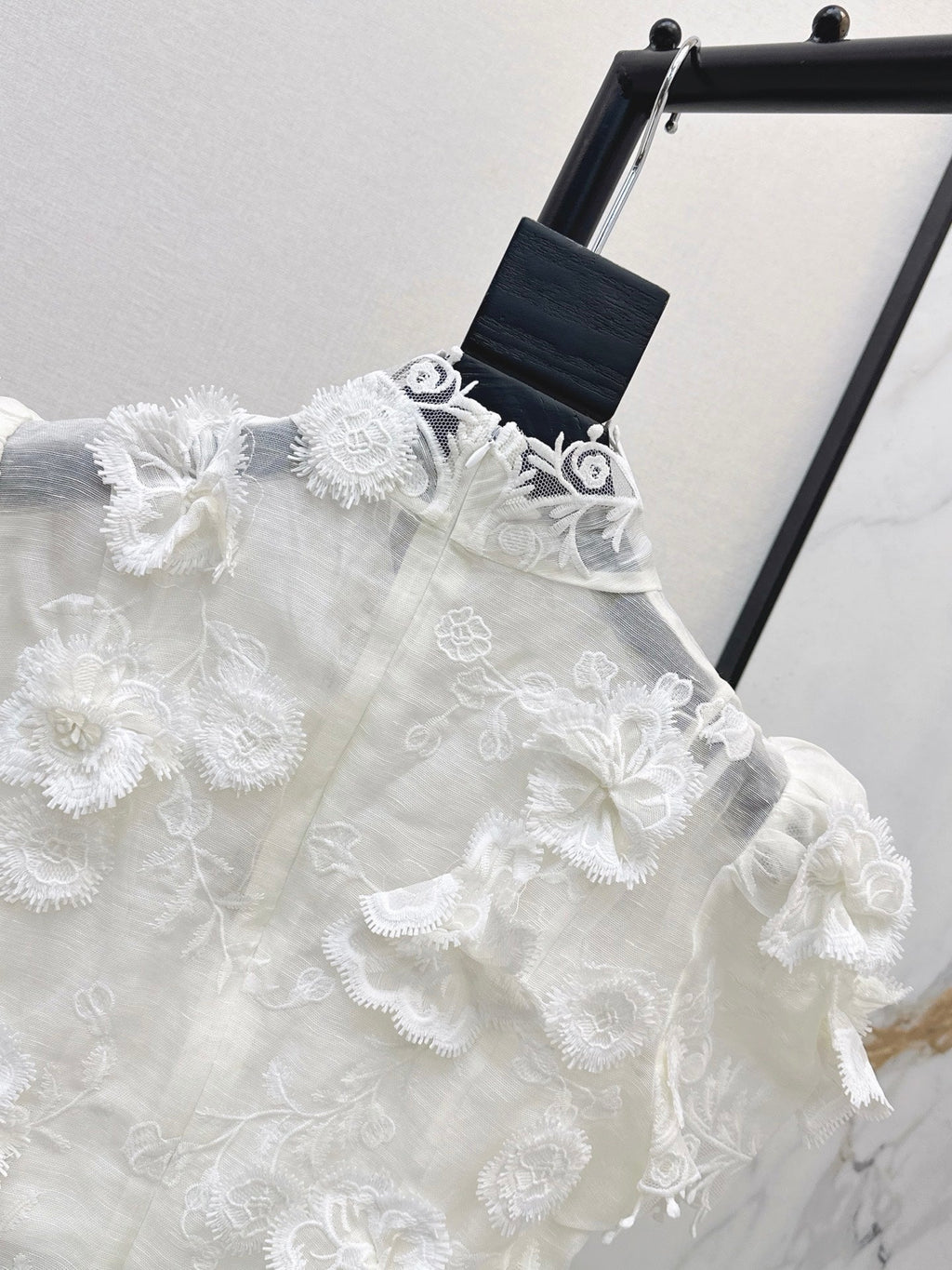 zimmermann/26ss 3D Floral Sleeveless Cropped Top
