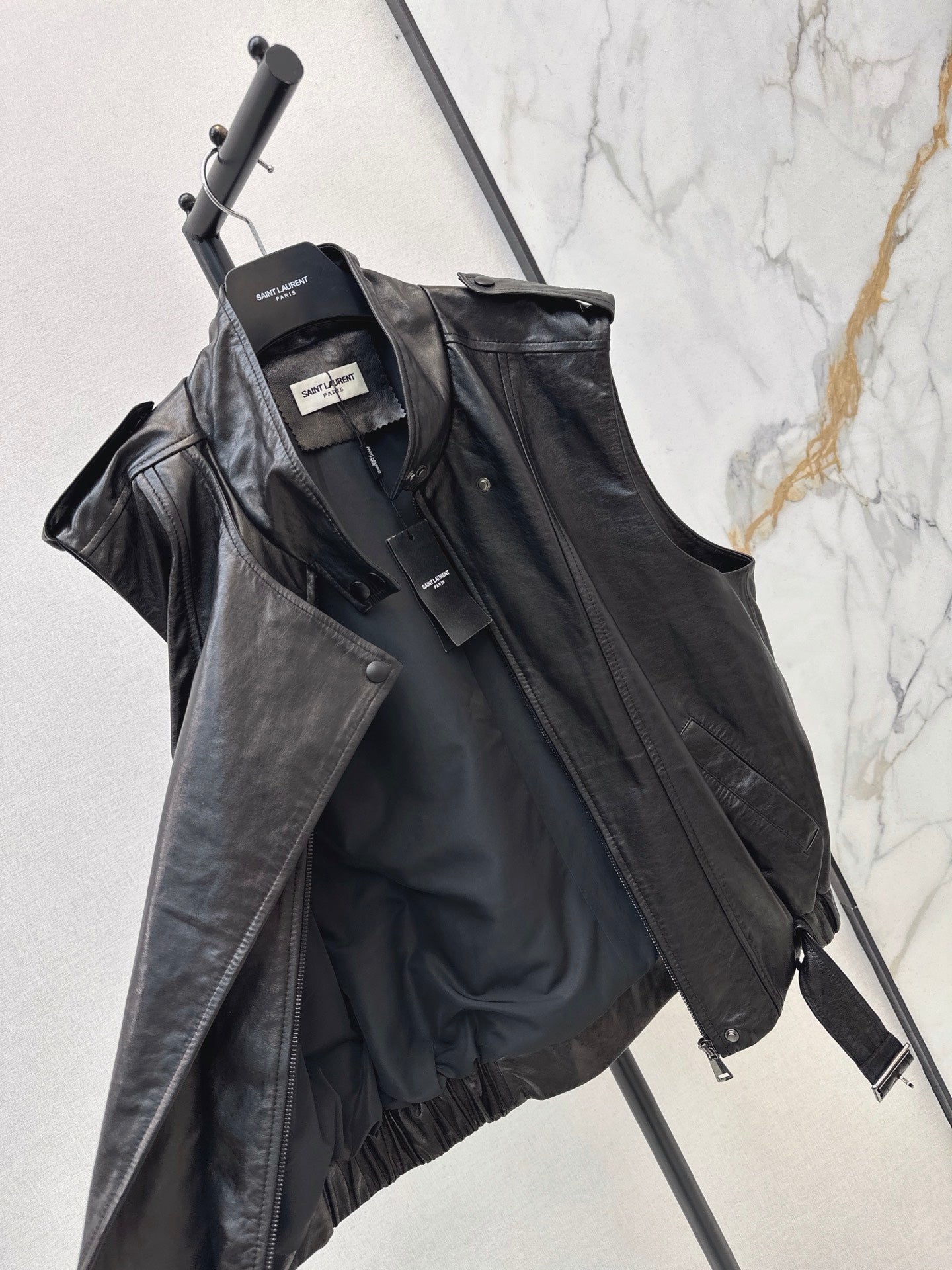 Yves Saint Laurent/26 Early Spring Latest Leather Vest