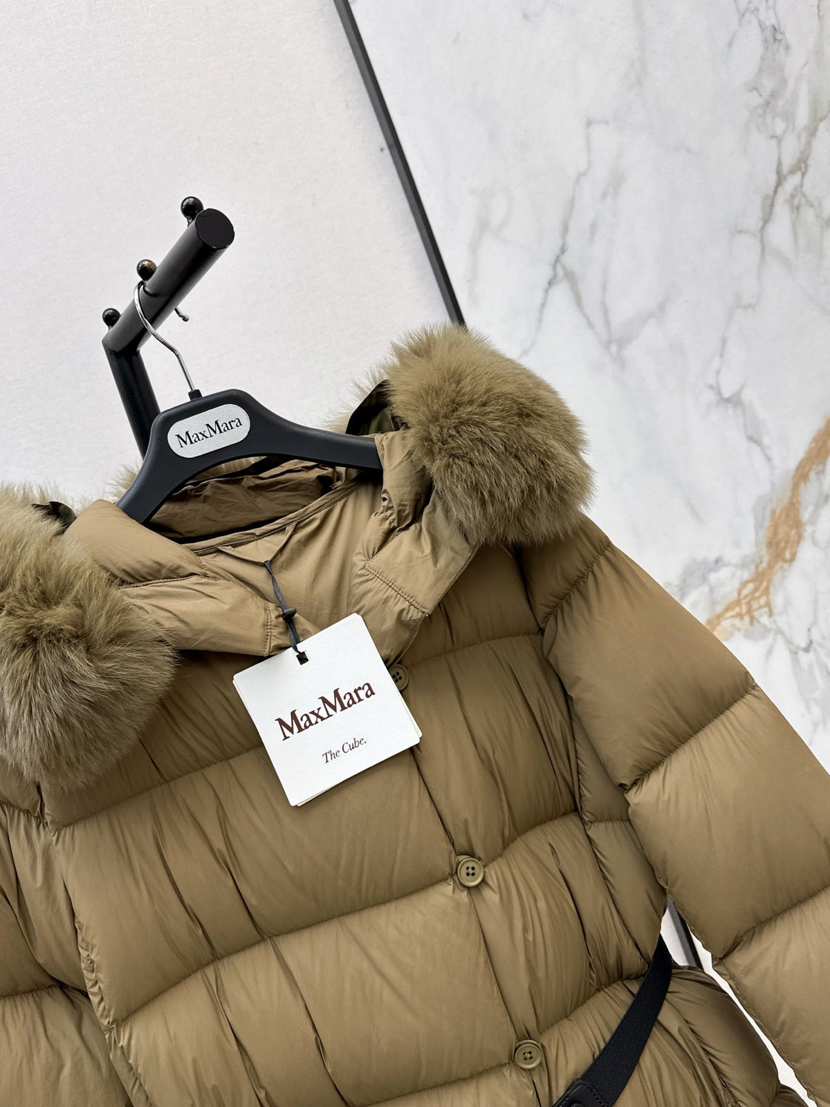 Max Mara/26 Fall/Winter Latest Large Fur Collar Hooded Down Jacket