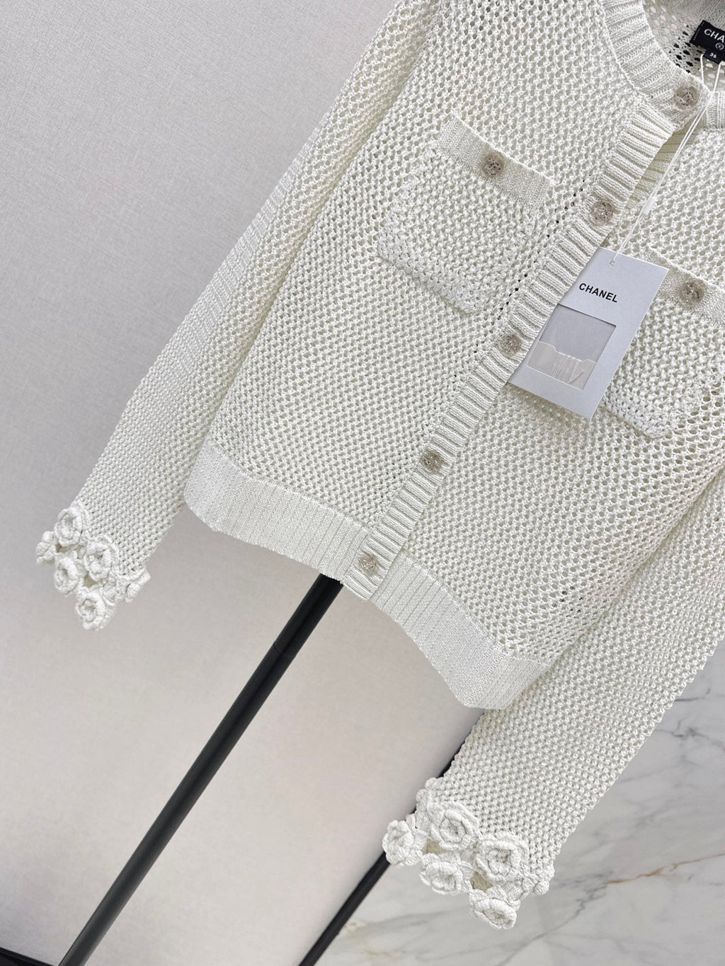 Chanel / 26 Early Autumn Latest Hollow Knit Cardigan