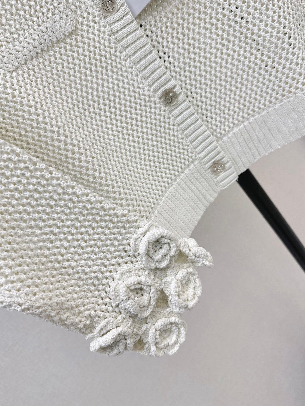 Chanel / 26 Early Autumn Latest Hollow Knit Cardigan