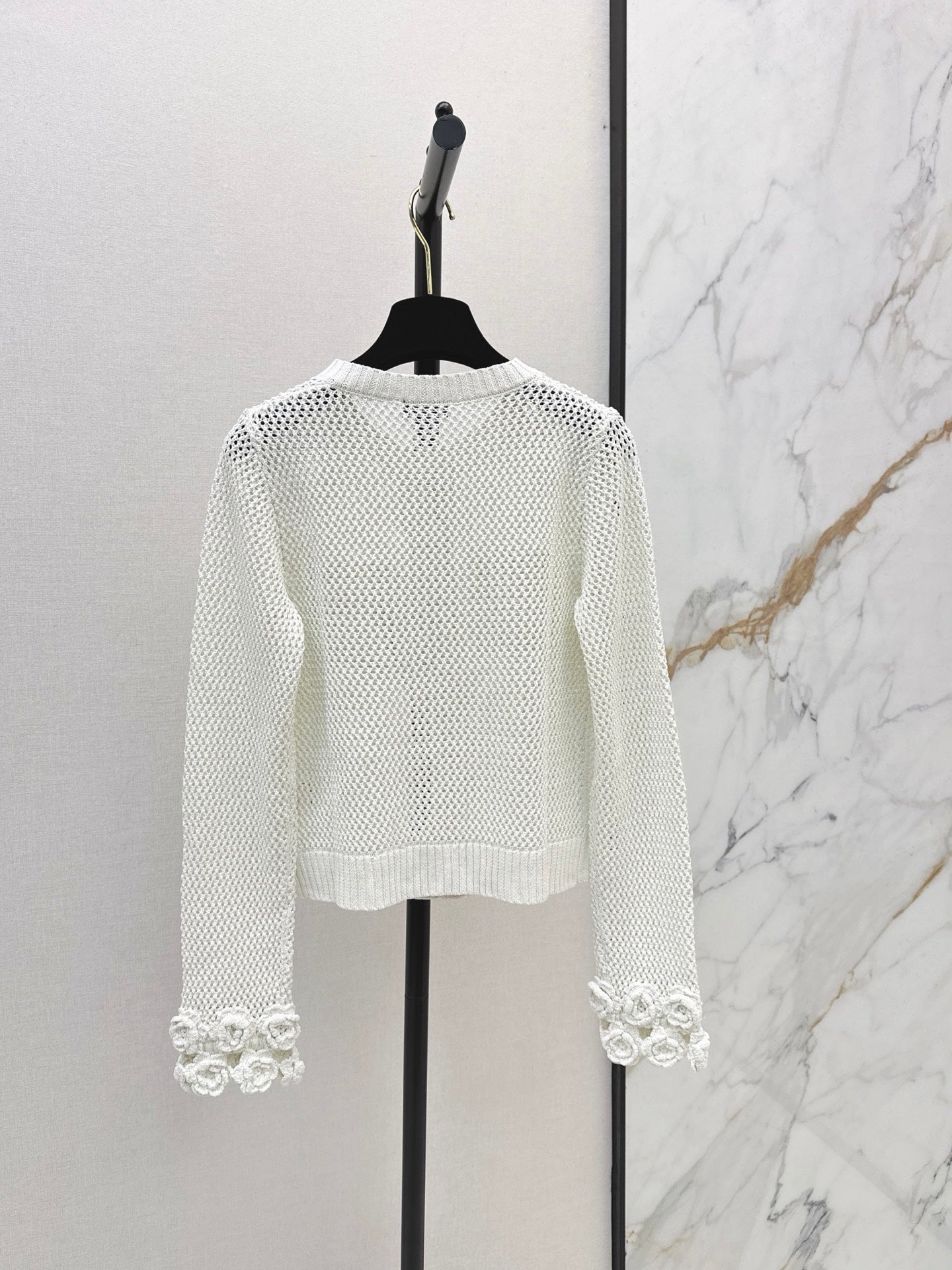 Chanel / 26 Early Autumn Latest Hollow Knit Cardigan