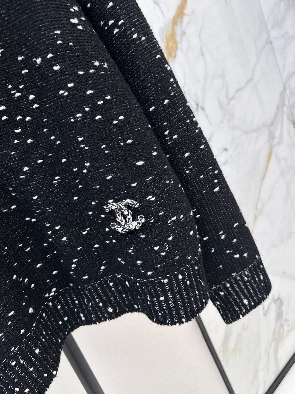 Chanel / 26 Early Autumn Latest Knit Zip Sweater