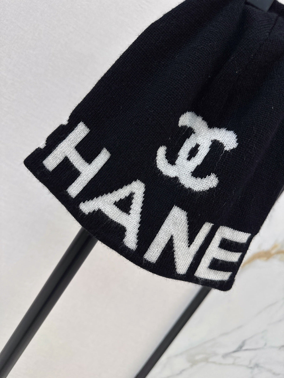 Chanel / 26 Early Autumn Latest Knit Hat