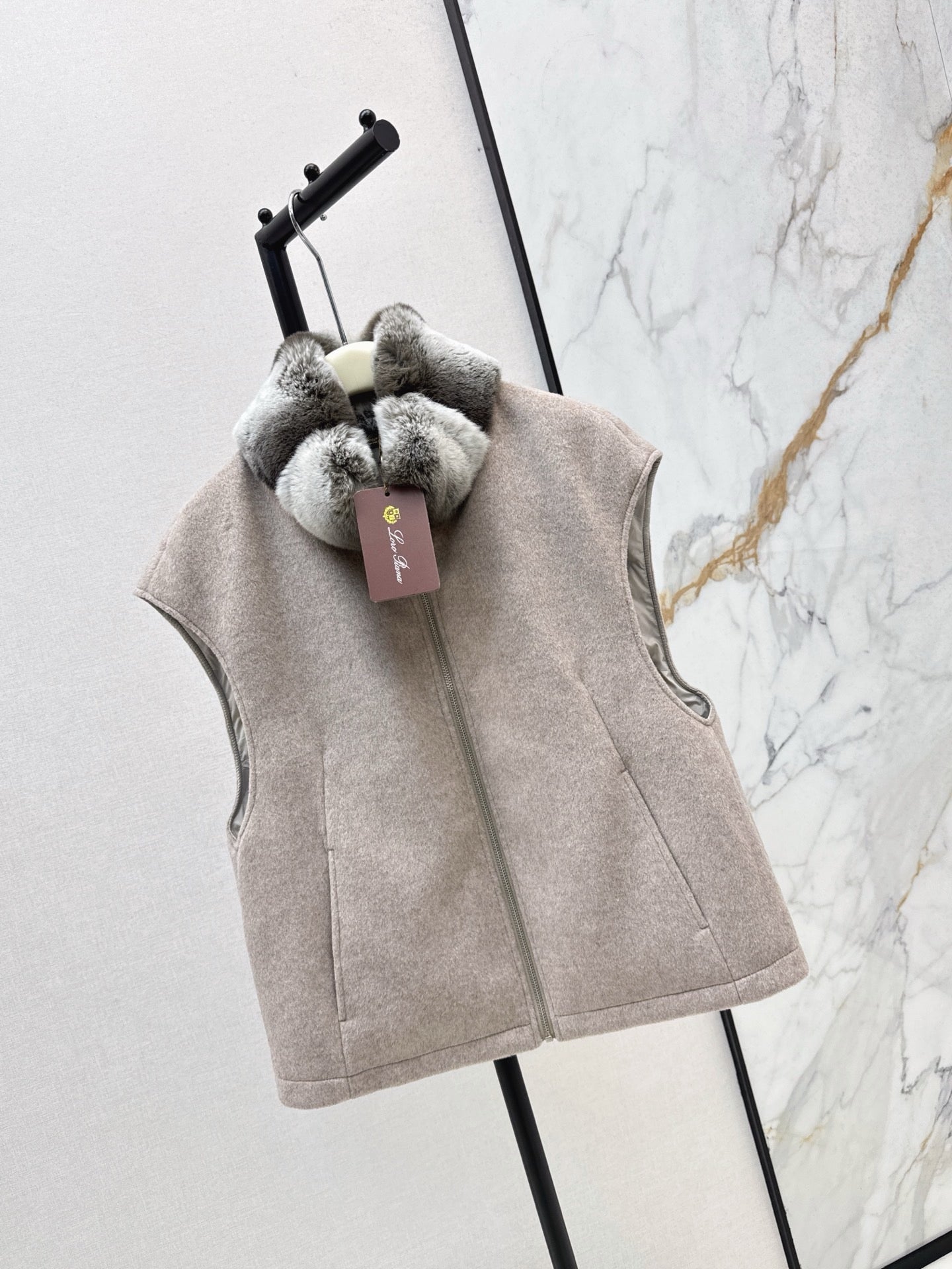 LORO PIANA/ 26 Early Autumn Latest Wool Vest