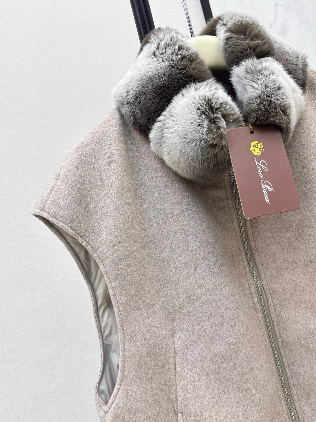 LORO PIANA/ 26 Early Autumn Latest Wool Vest