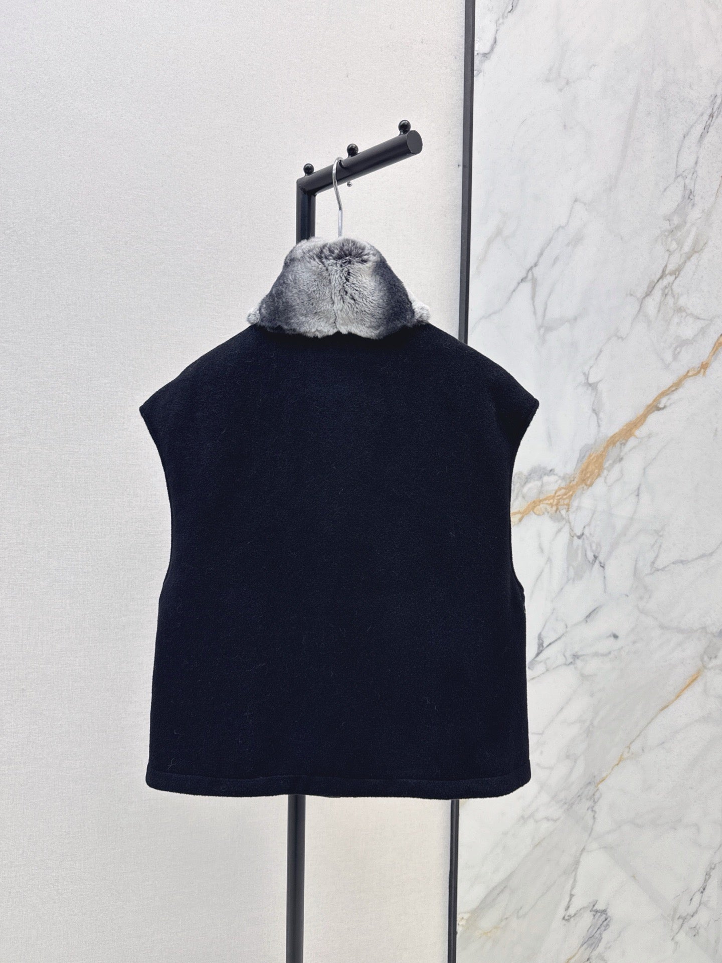LORO PIANA/ 26 Early Autumn Latest Wool Vest