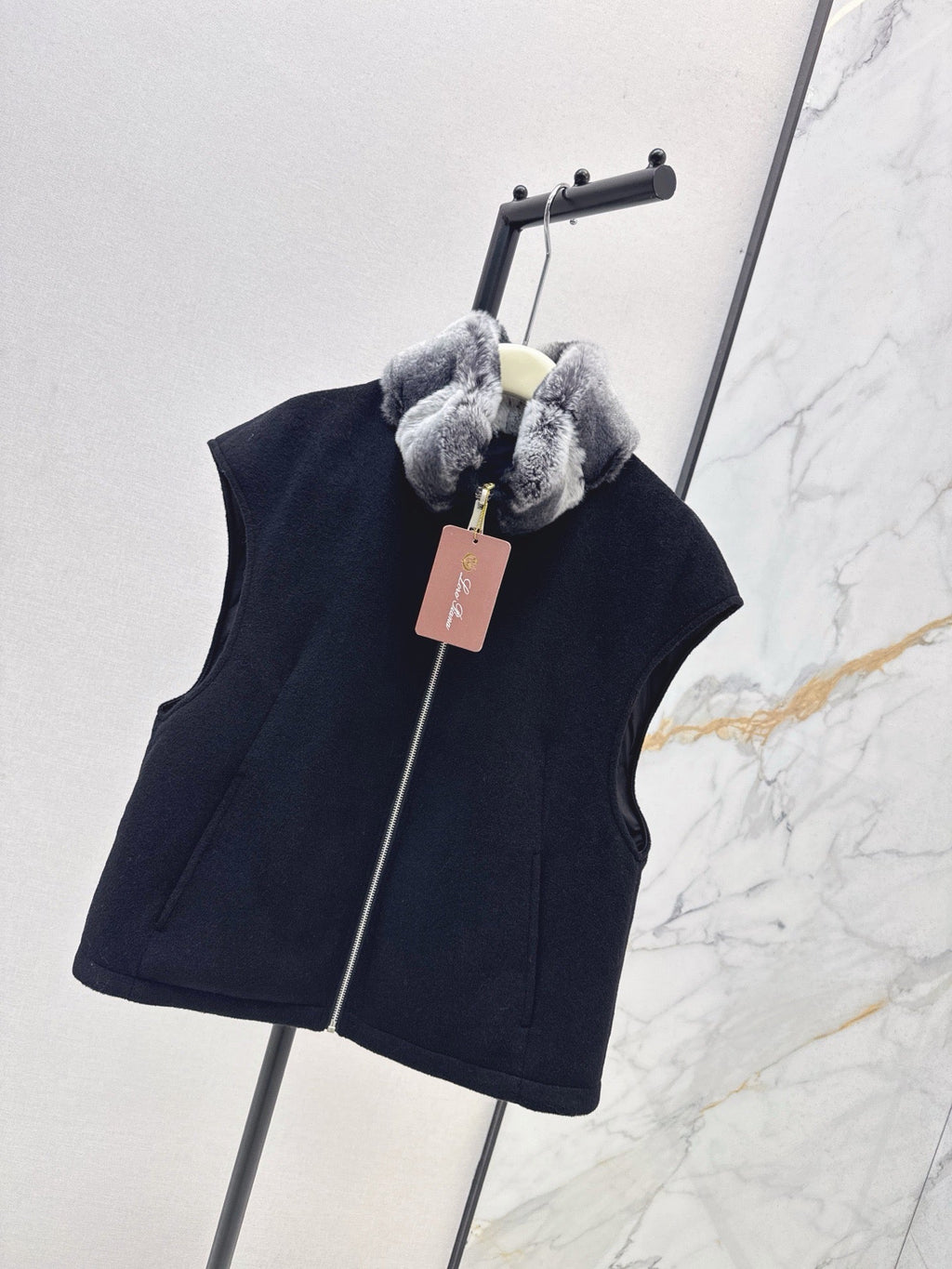 LORO PIANA/ 26 Early Autumn Latest Wool Vest