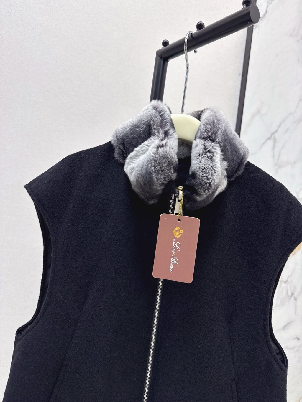 LORO PIANA/ 26 Early Autumn Latest Wool Vest