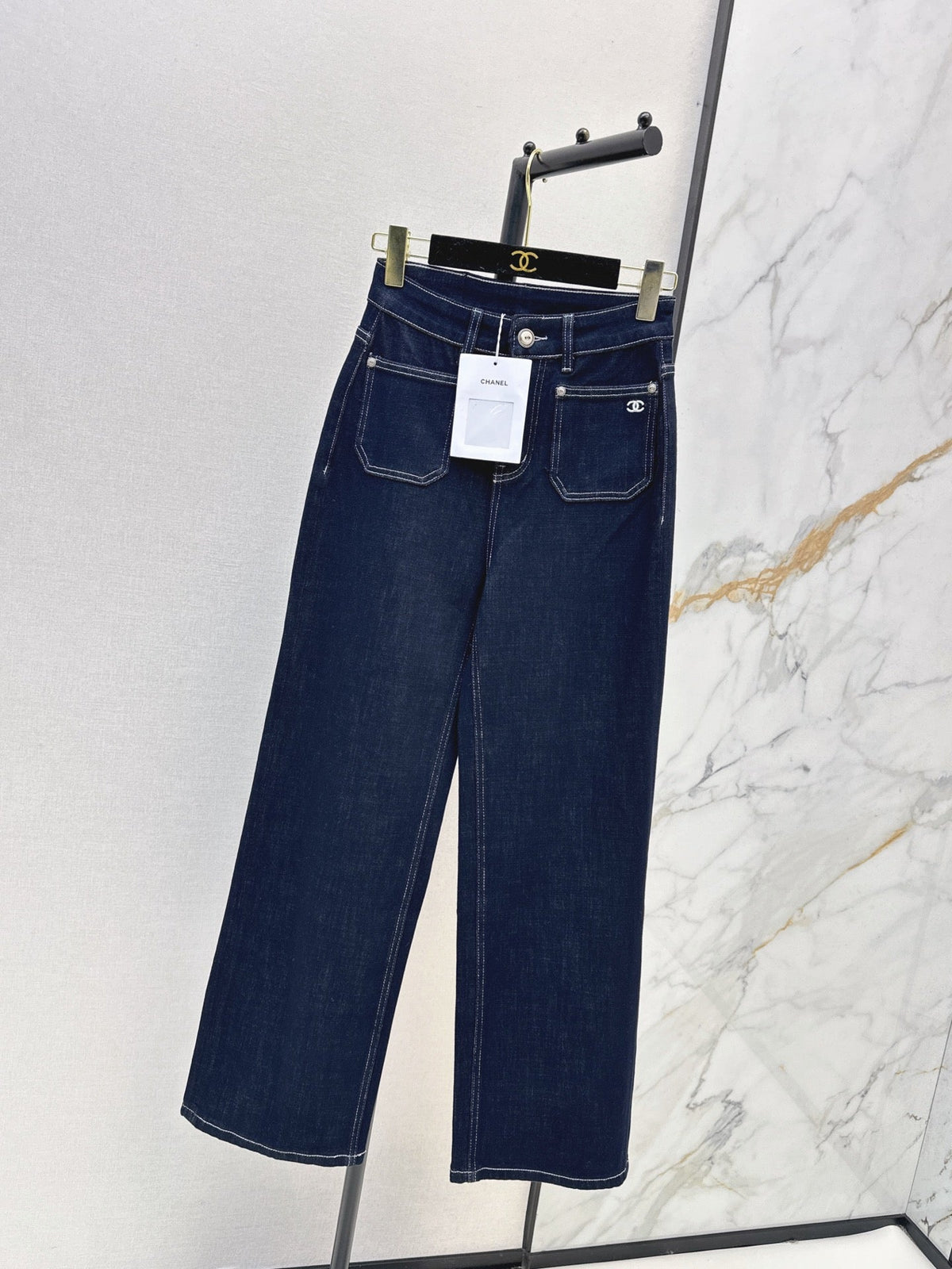 Chanel / 26 Early Autumn Latest Straight-Leg Jeans