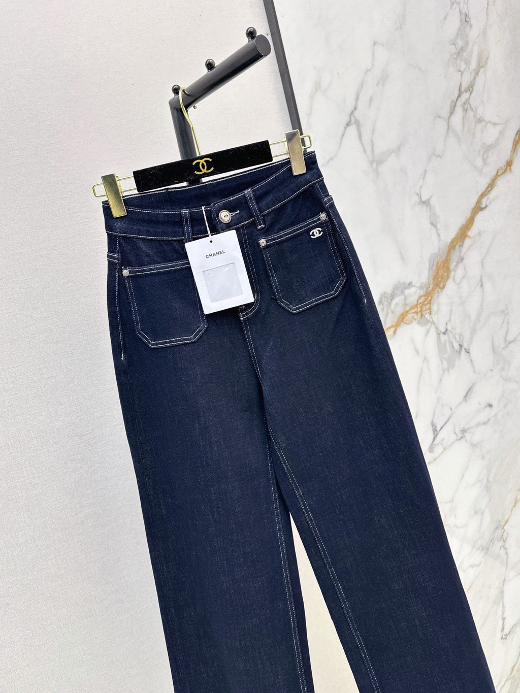 Chanel / 26 Early Autumn Latest Straight-Leg Jeans