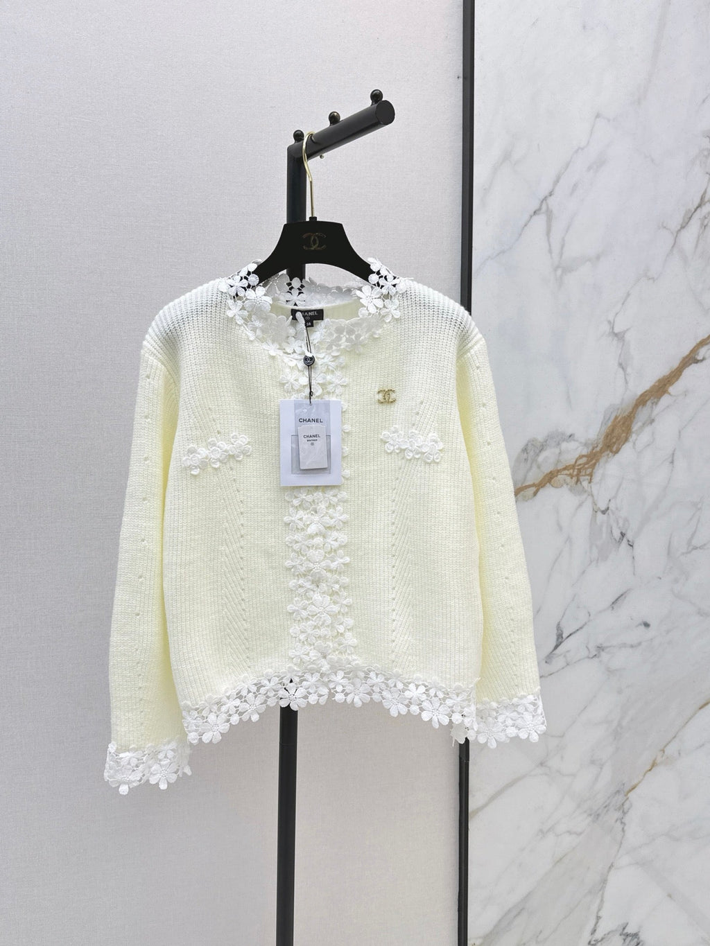 Chanel / 26 Early Autumn New Long-Sleeve Knit Cardigan