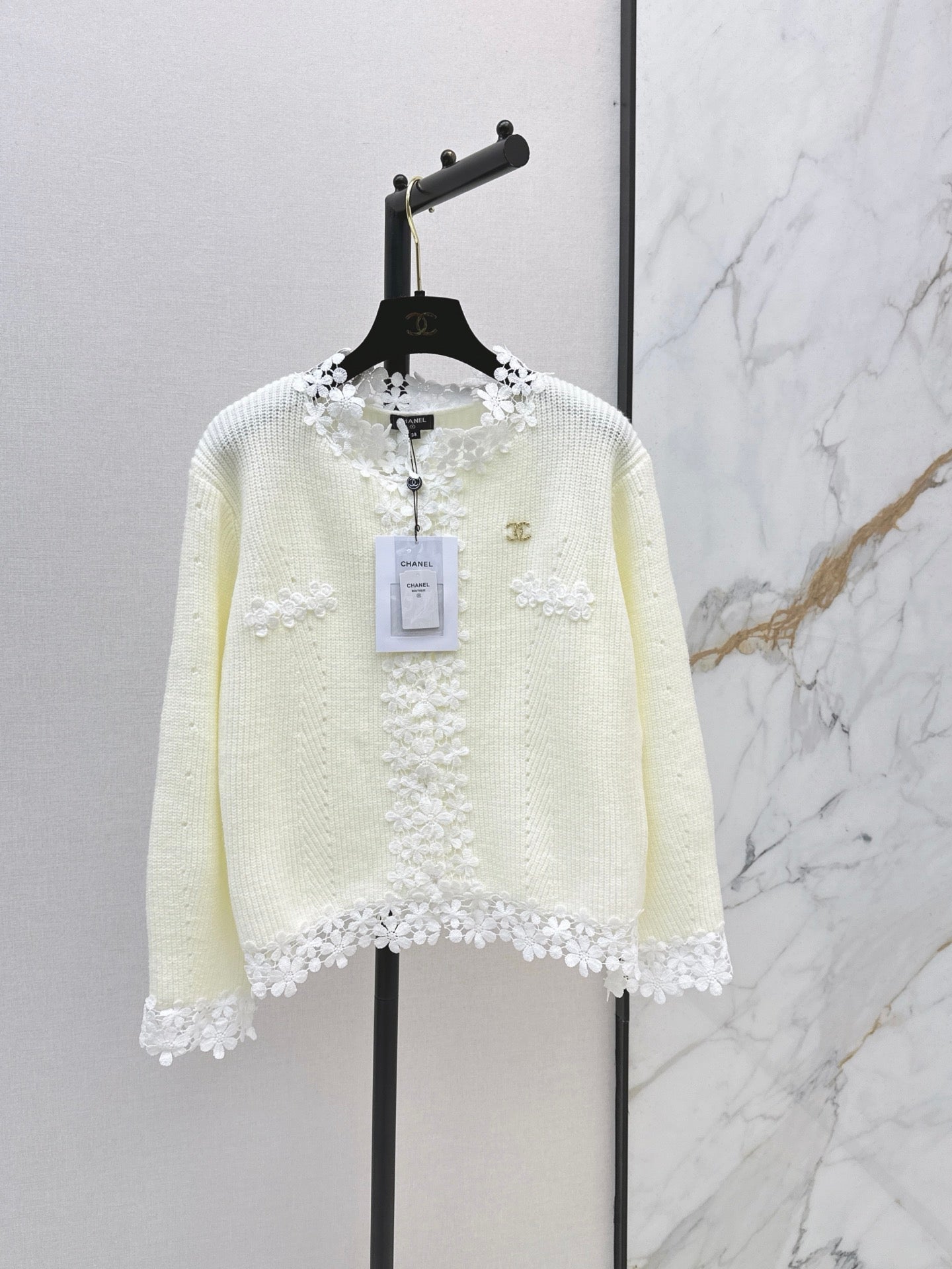 Chanel / 26 Early Autumn New Long-Sleeve Knit Cardigan