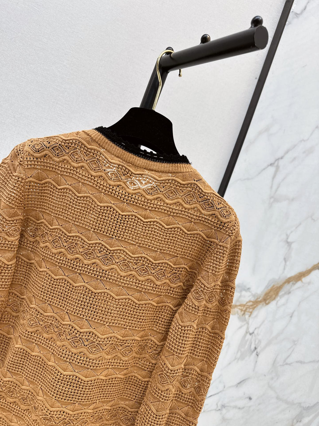 Chanel / 26 Early Autumn Latest Hollow Knit Cardigan