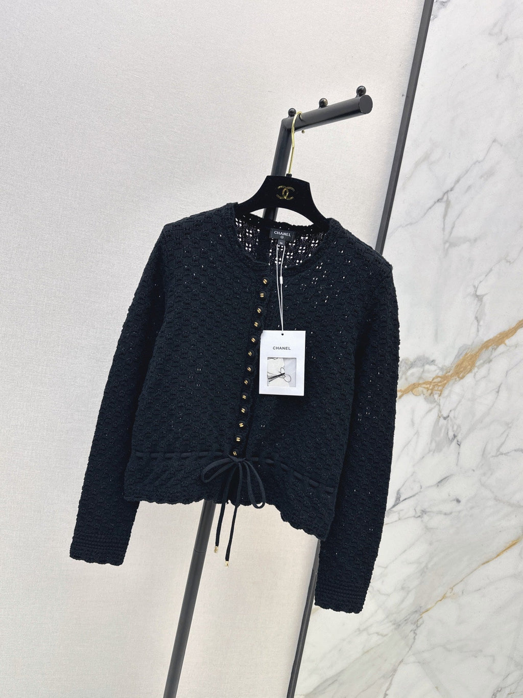 Chanel / 26 Early Autumn Latest Hollow-Out Cropped Knit Cardigan