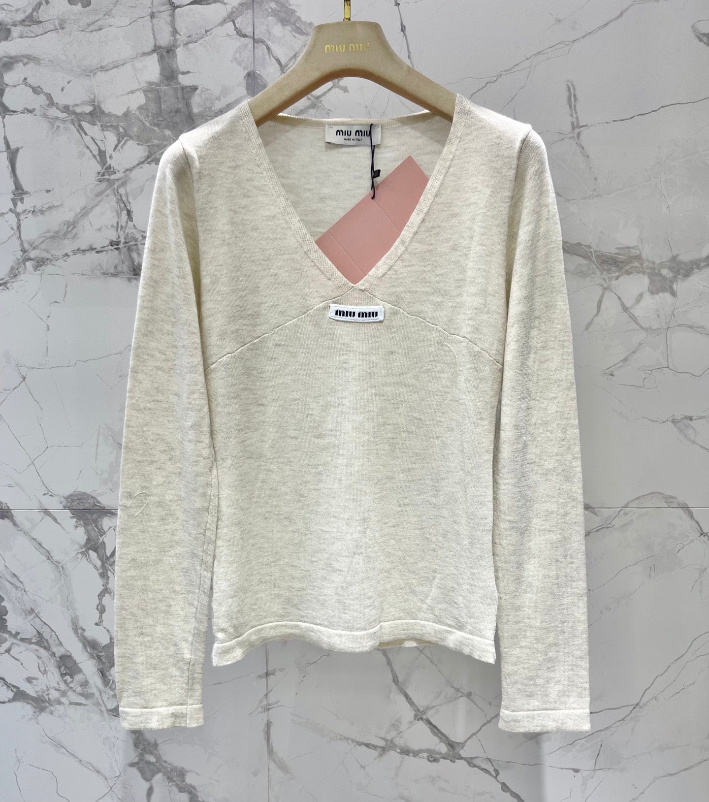 MiuMiu/26 New Early Autumn V-Neck Soft Curved Top