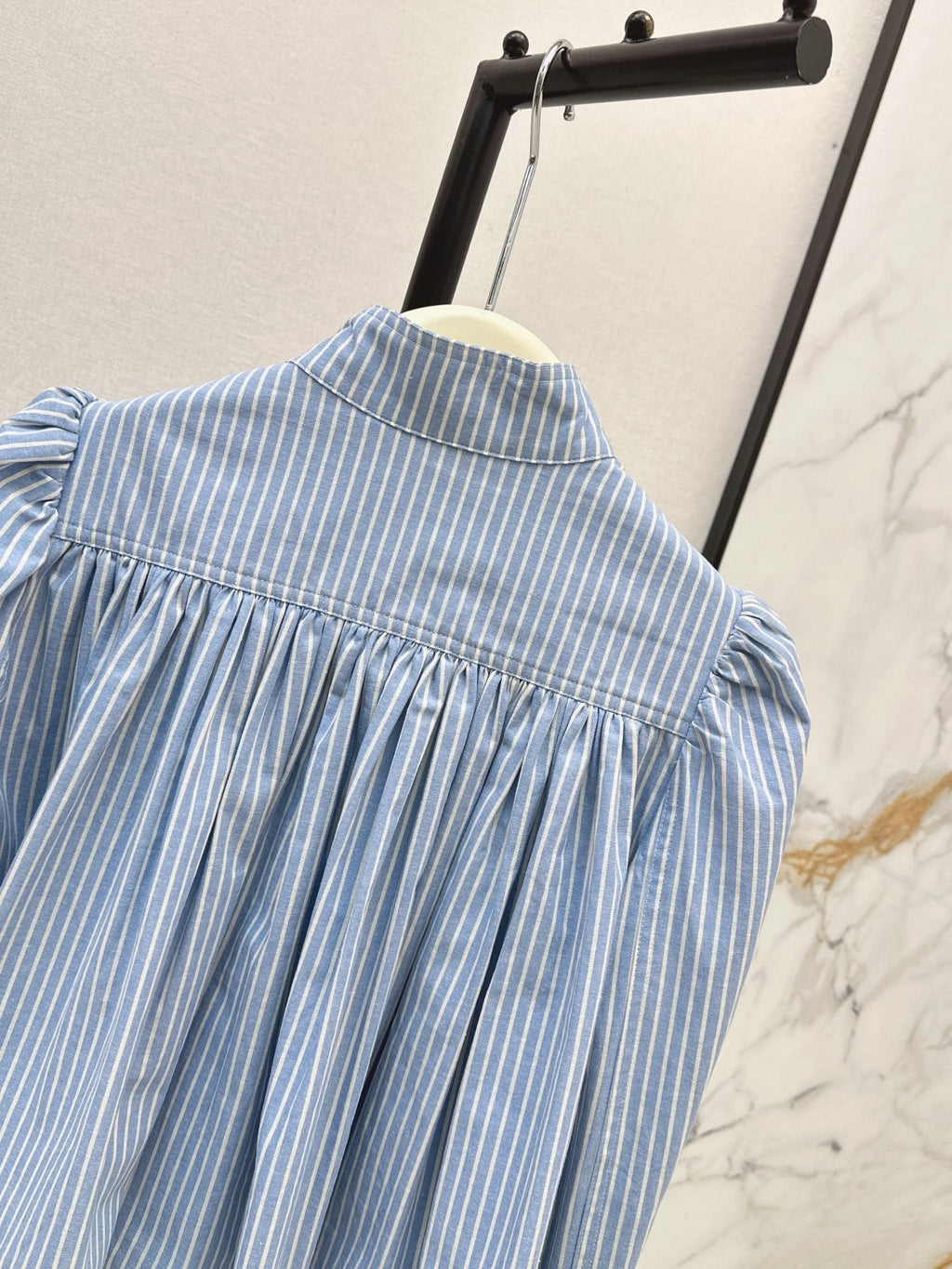 Chloé / 26 Early Autumn Latest Stand Collar Pleated Design Striped Shirt