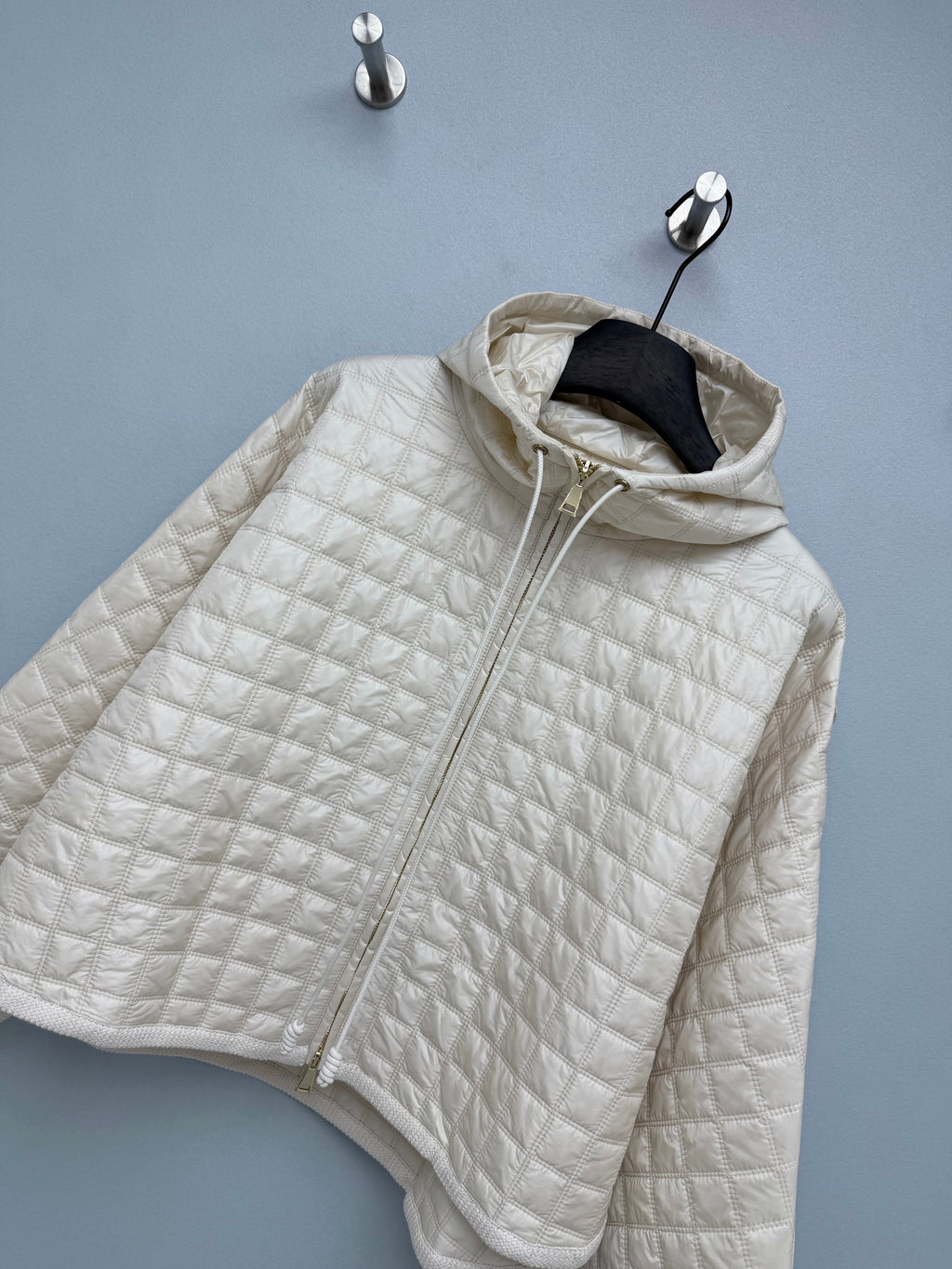 Moncler/26 Latest New Cape-Style Puffer Jacket