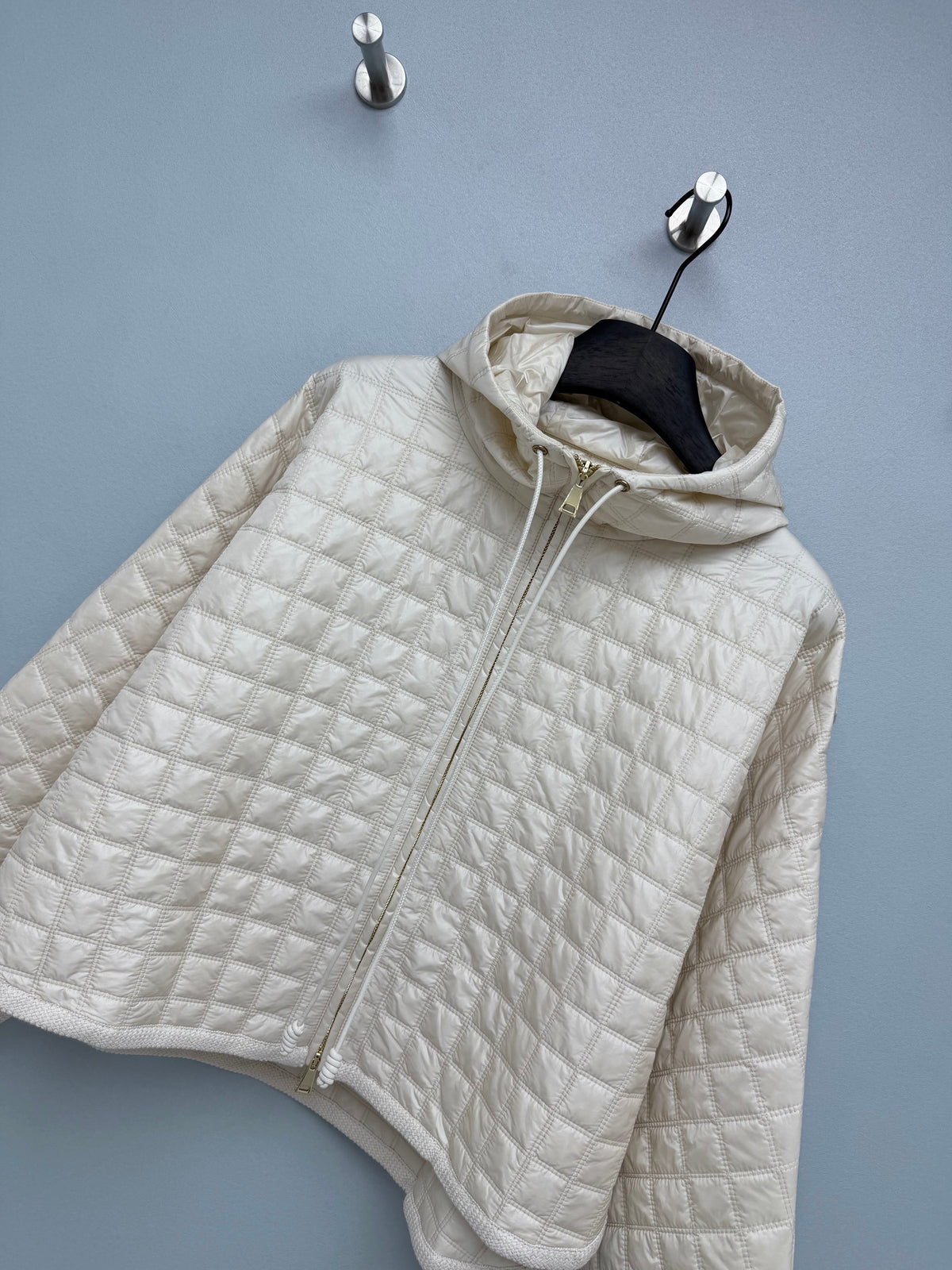 Moncler/26 Latest New Cape-Style Puffer Jacket