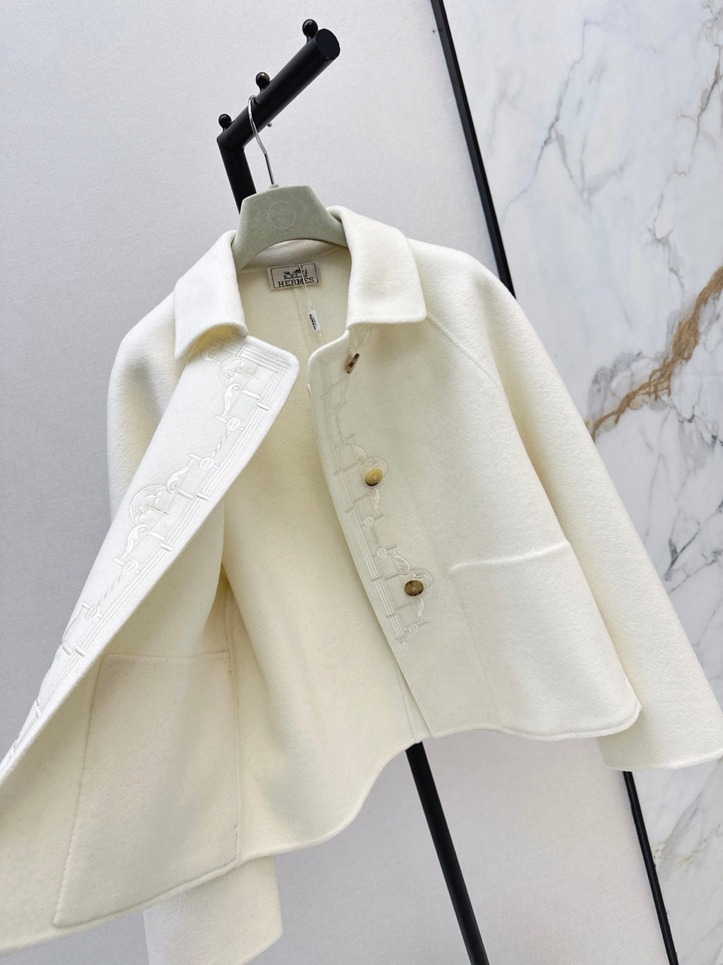 Hermès/Fall-Winter Latest Embroidered Reversible Wool Coat