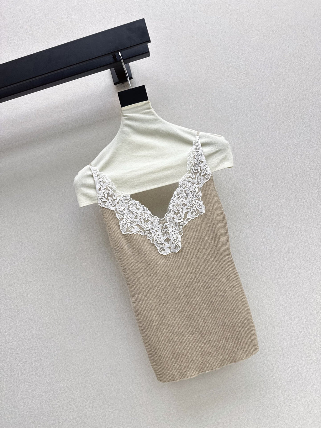 Yves Saint Laurent/Early Autumn New Pure & Cute Lace Camisole