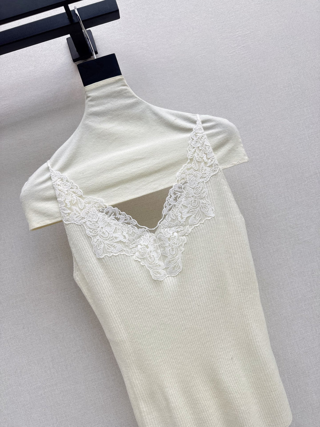 Yves Saint Laurent/Early Autumn New Pure & Cute Lace Camisole