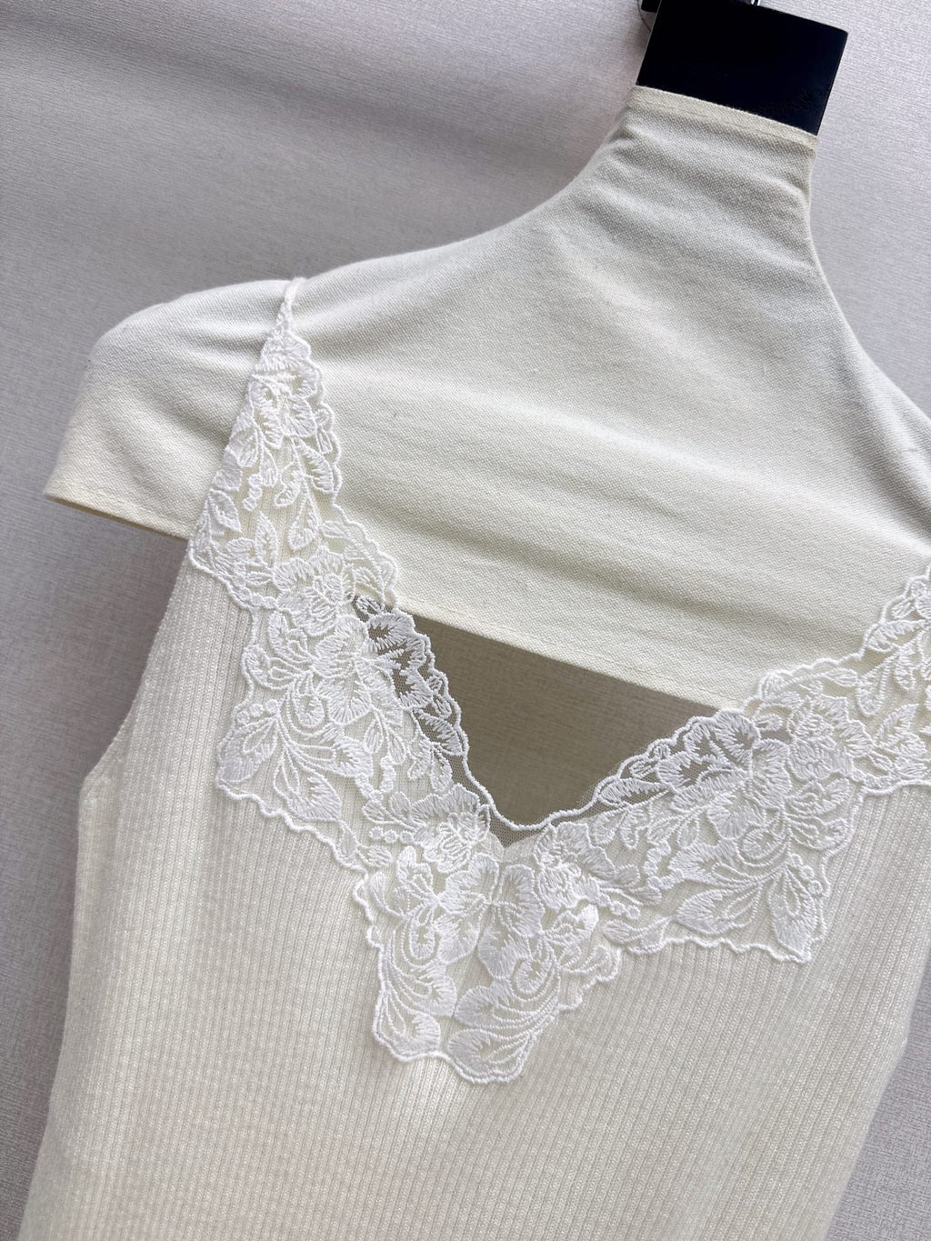 Yves Saint Laurent/Early Autumn New Pure & Cute Lace Camisole