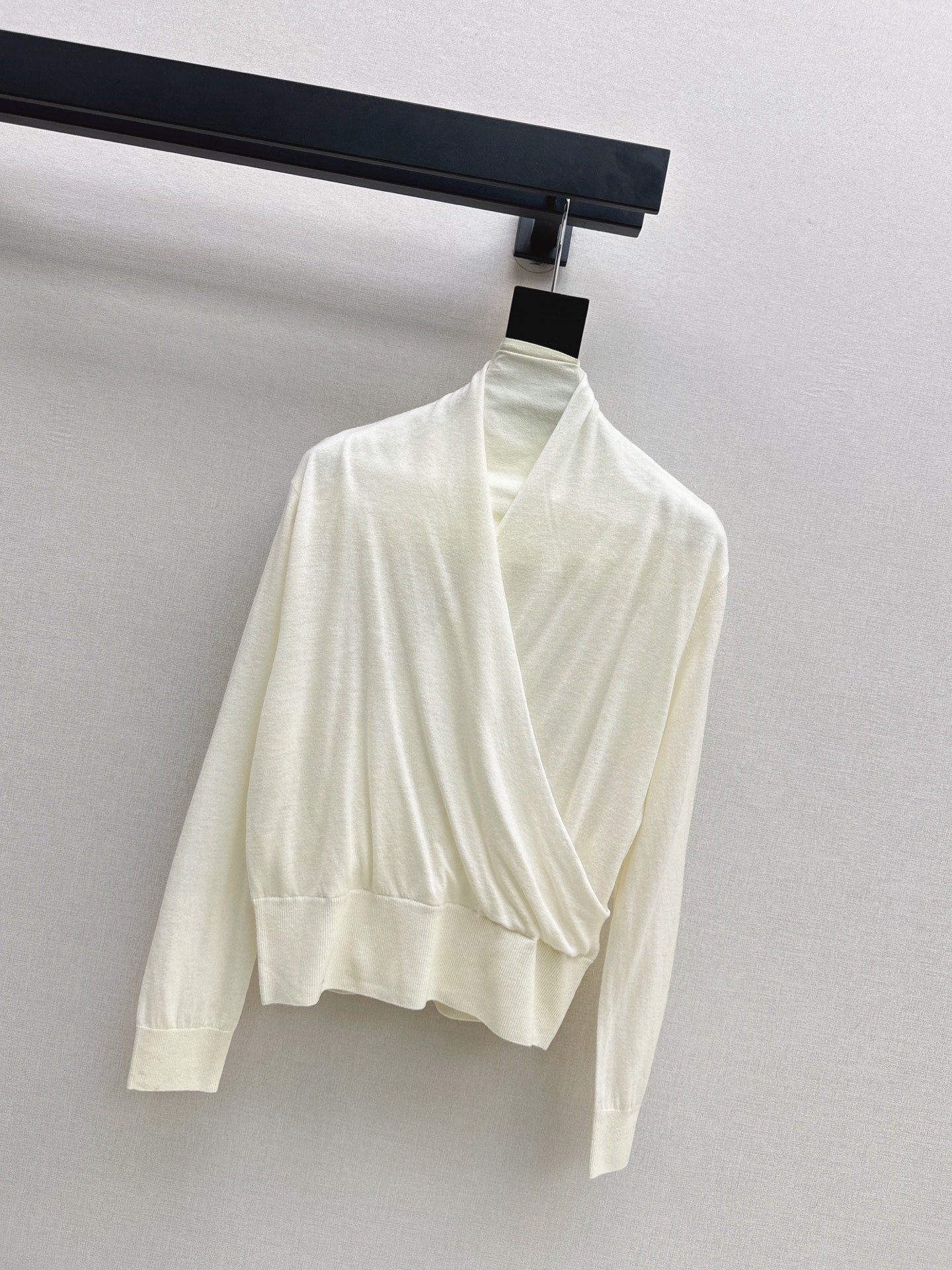 Dior/26 Fall/Winter Latest V-Neck Base Shirt
