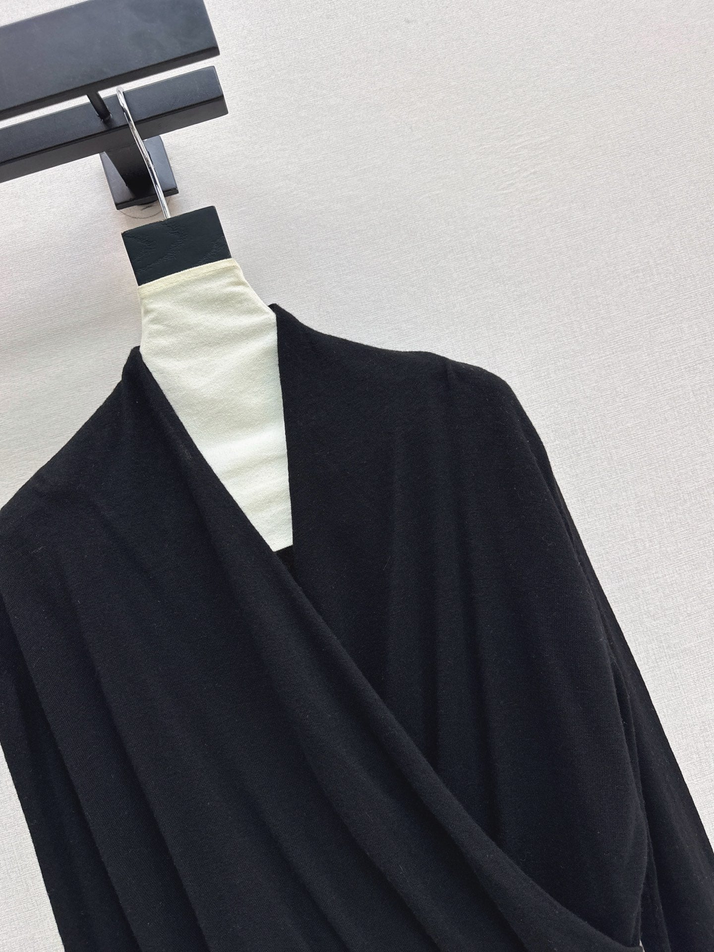 Dior/26 Fall/Winter Latest V-Neck Base Shirt