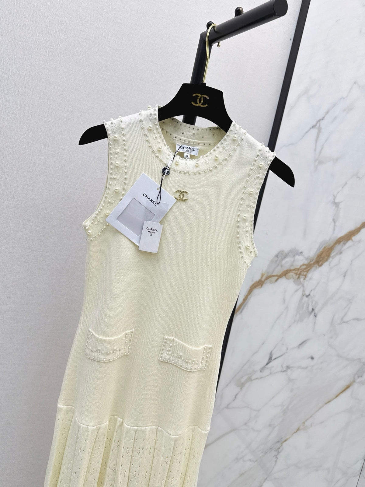 Chanel / 26 Early Autumn Latest Heavy Beaded Sleeveless Knit Dress