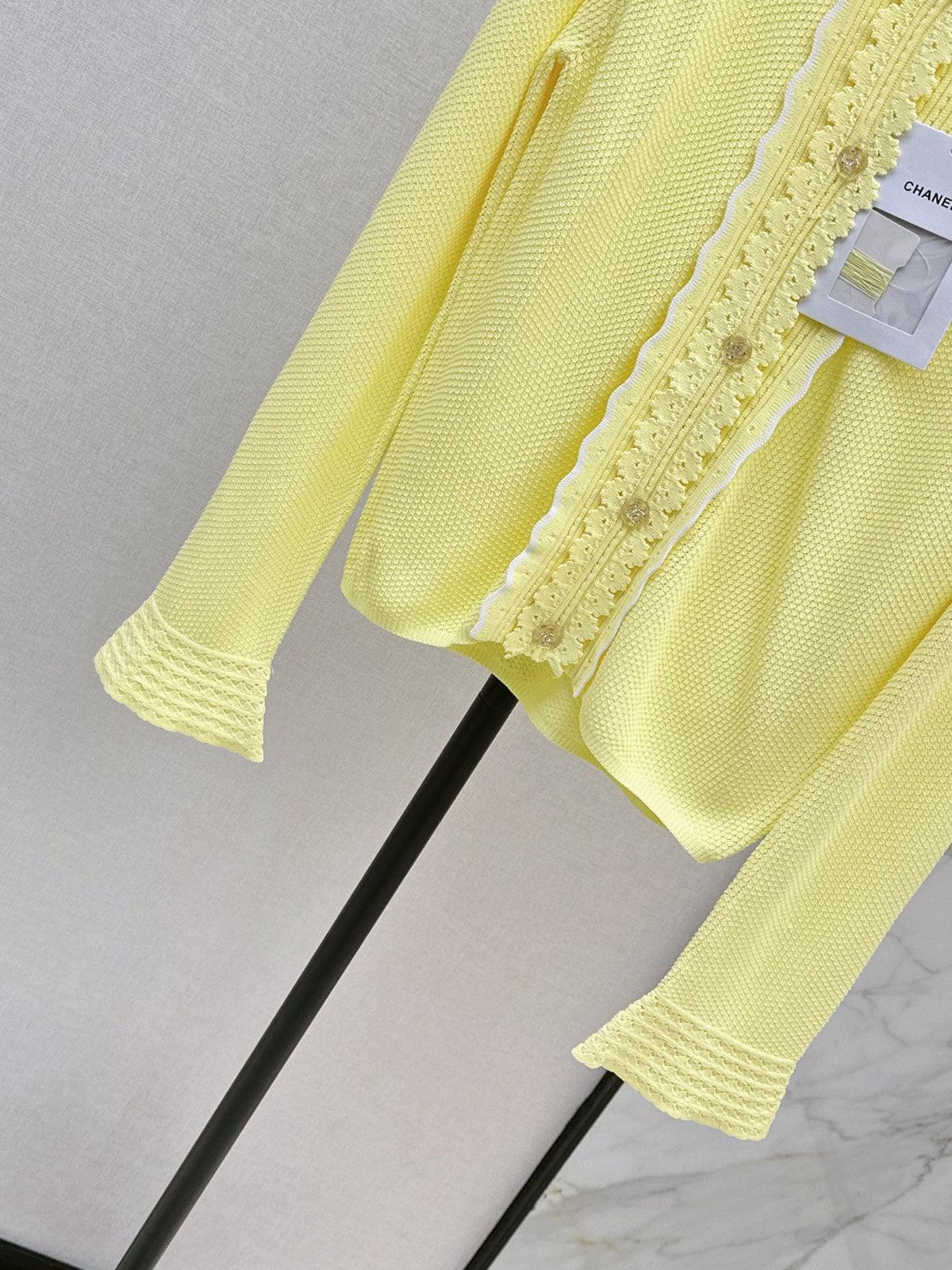 Chanel/26 Early Autumn Latest Knit Cardigan