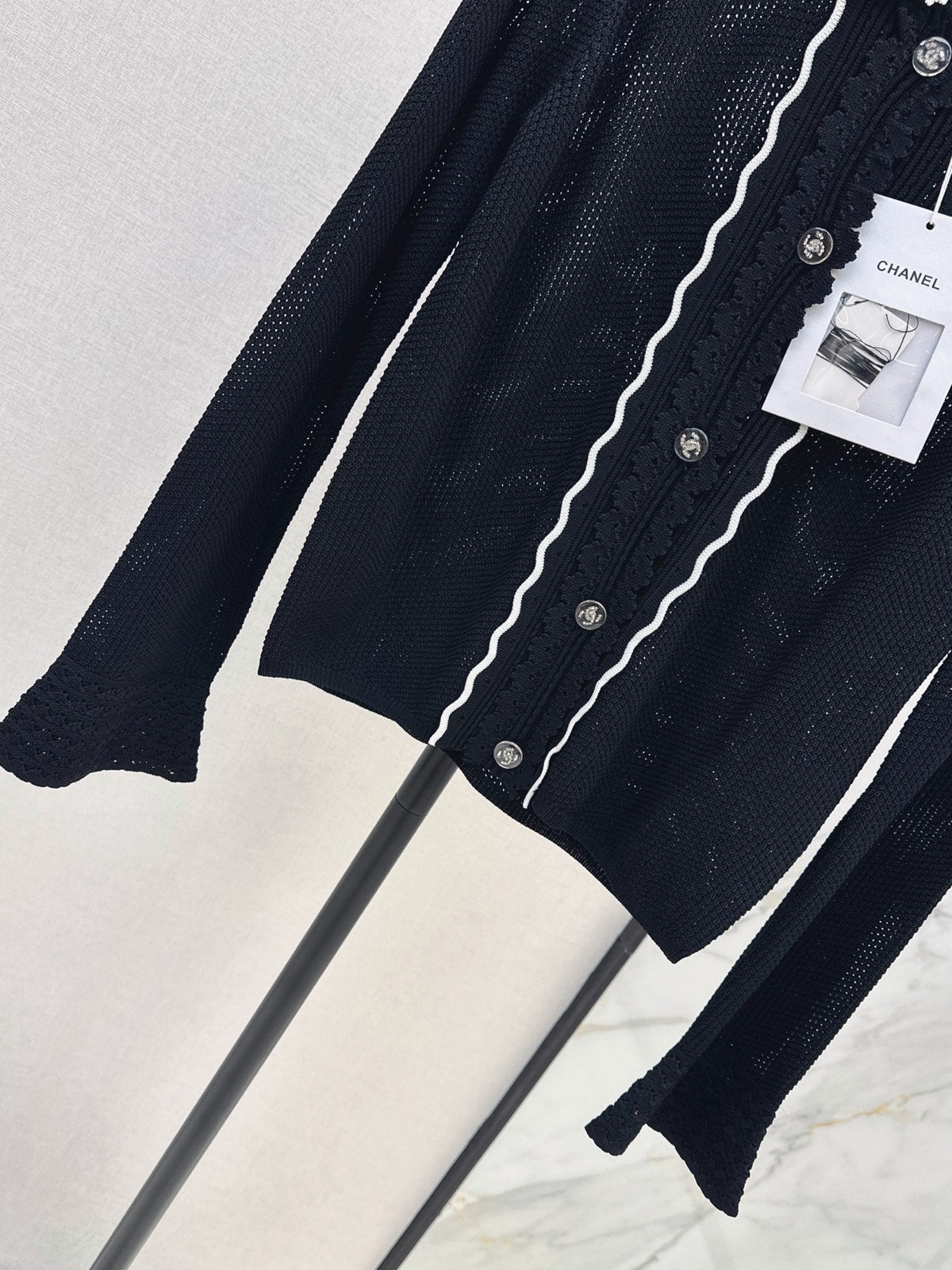 Chanel/26 Early Autumn Latest Knit Cardigan