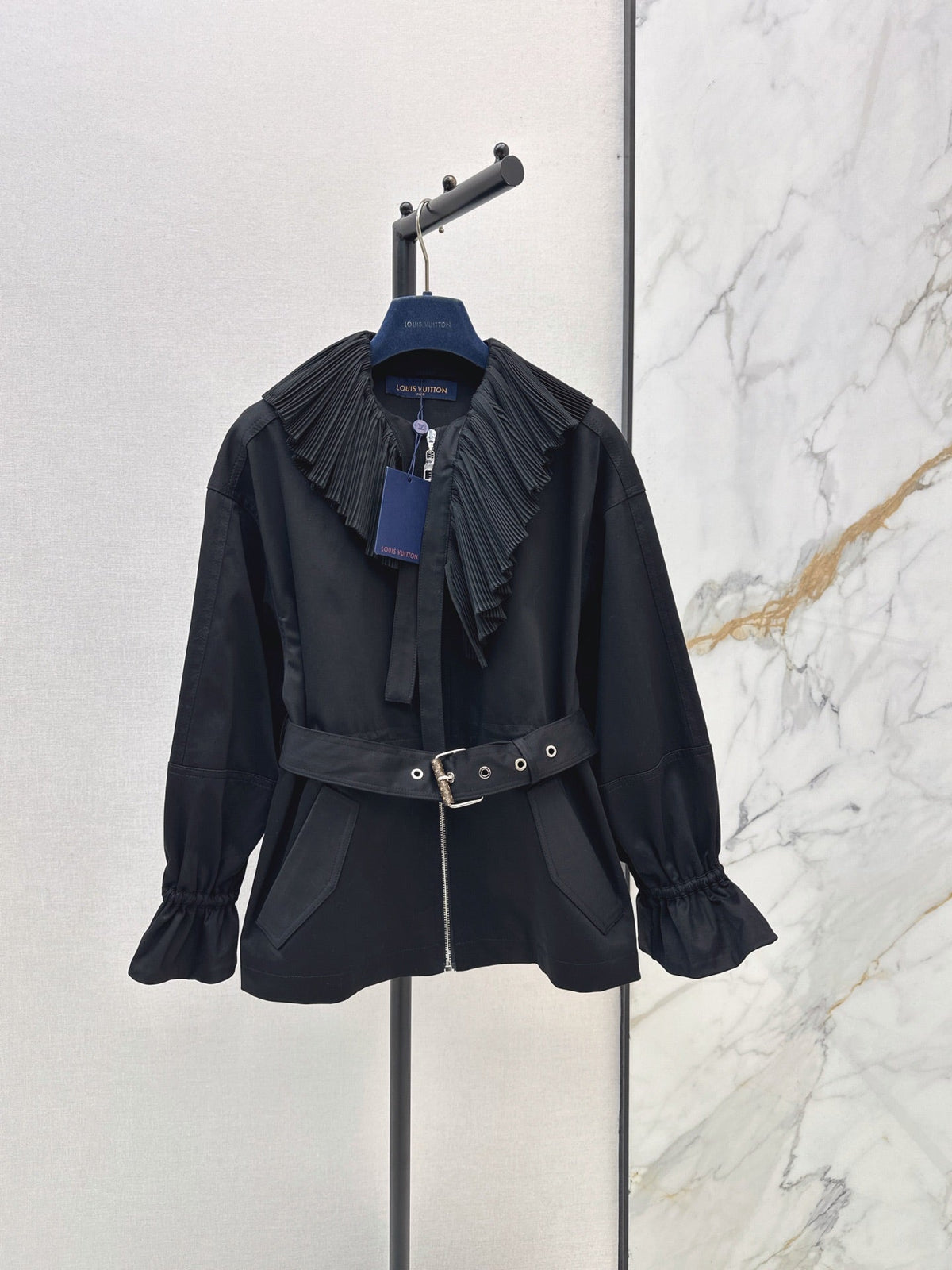 Louis Vuitton/26Latest Autumn/Winter Black Cropped Trench Coat
