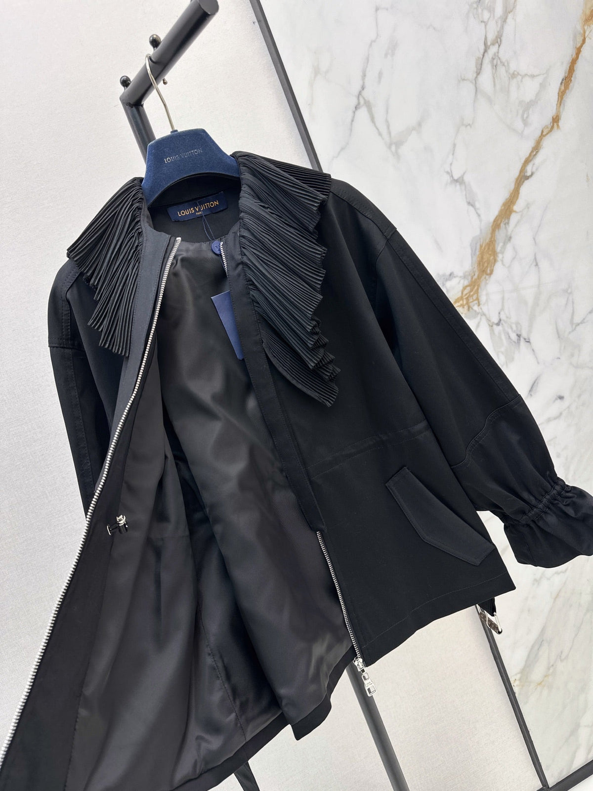 Louis Vuitton/26Latest Autumn/Winter Black Cropped Trench Coat
