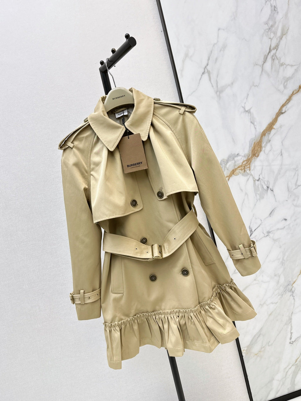 Burberry/ 26Latest Autumn/Winter Mid-Length Trench Coat